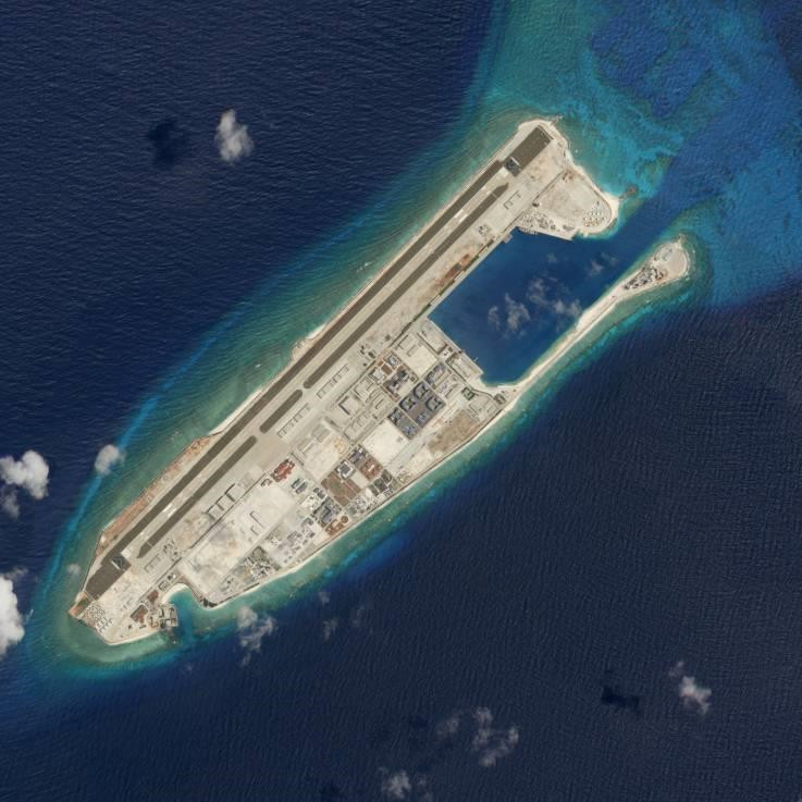 Mối nguy từ đảo nhân tạo của Trung Quốc bồi đắp phi pháp trên Biển Đông